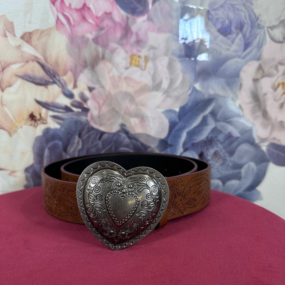 New Lovers and Friends Heart Buckle Belt in Brown Silver leather western cowboy - Picture 5 of 8